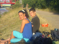 Foto: Die Freundin geniest mit